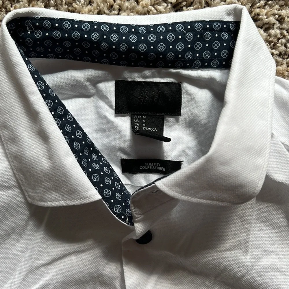 🏡Button Down - Picture 2 of 3